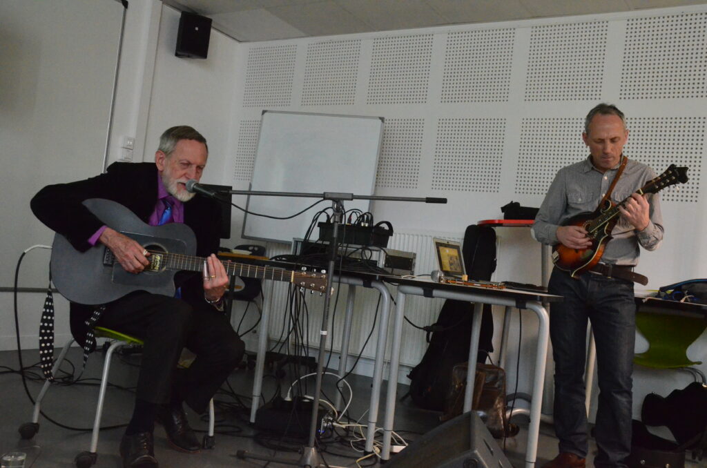 David Evans et Franck Wild jouent en duo un morceau de blues
