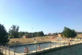 personnes en baignade surveillée dans le Tarn