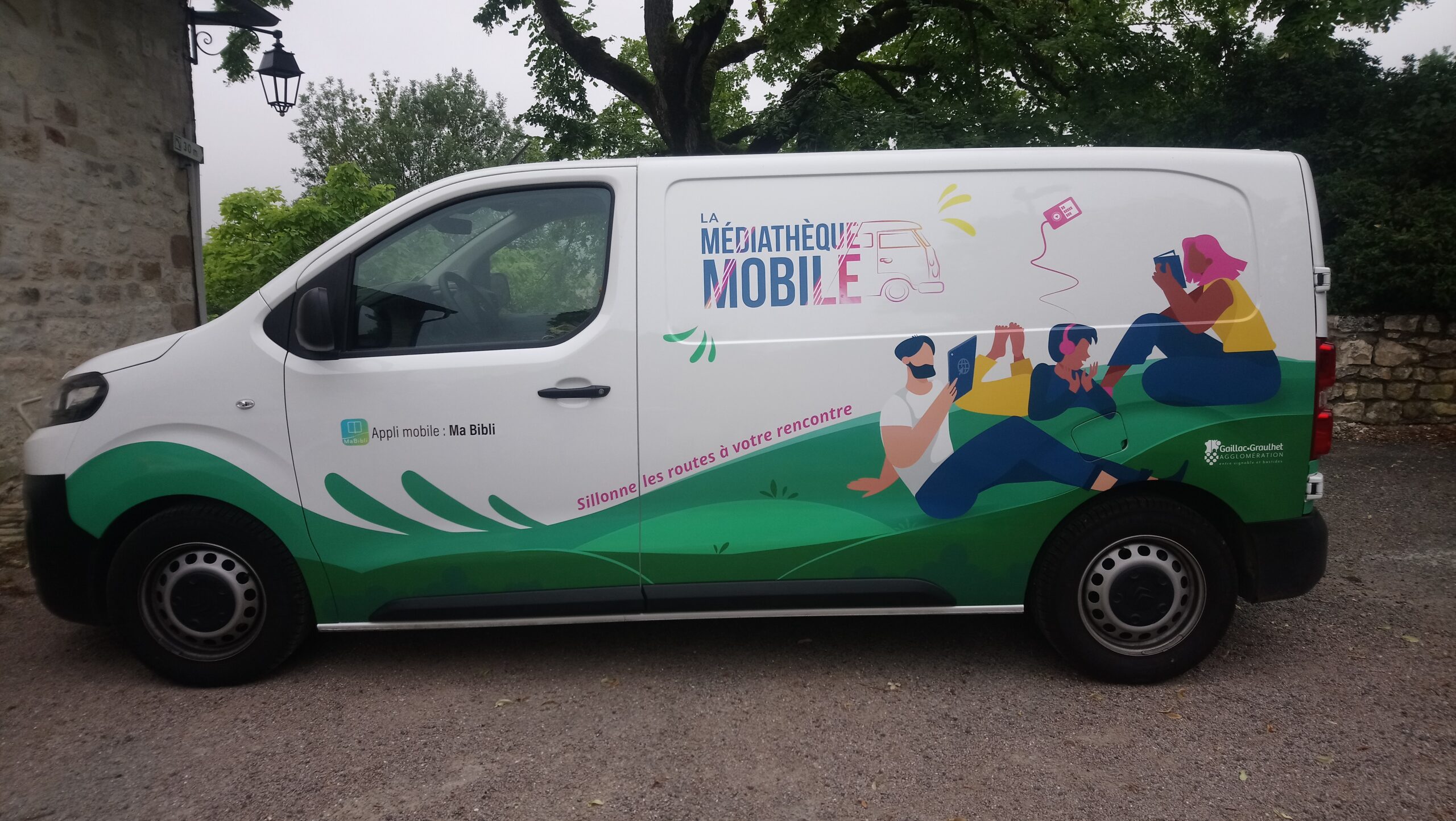 Camion médiathèque mobile
