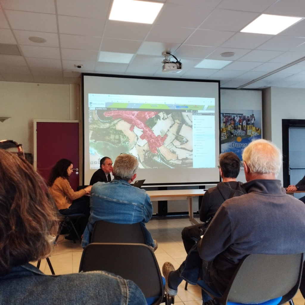 Les élus découvrent l'application voirie développée par l'Agglomération Gailalc-Graulhet