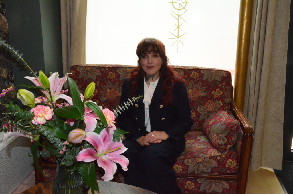 Portrait d'Ely Bournazel fondatrice de Balcksquad Tatooshop